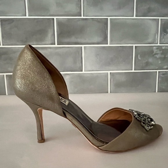 BADGLEY MISCHKA Salsa Satin Jewel Embellished Peep Toe Pumps Size 8.5 - Picture 3 of 11